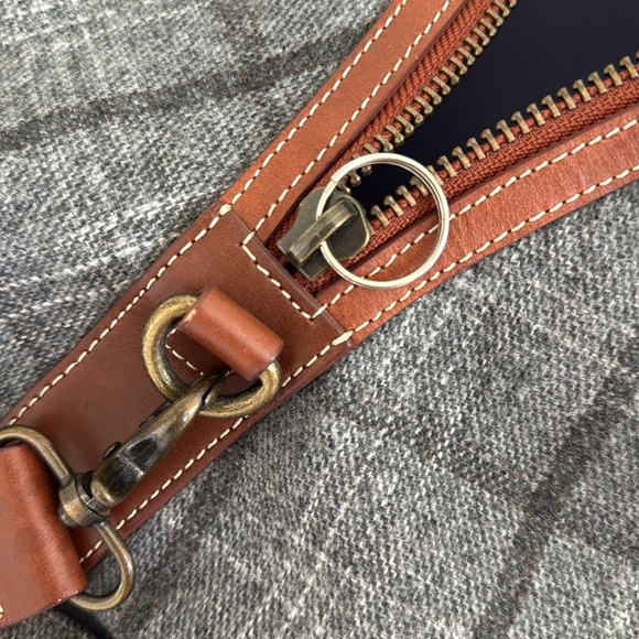 Mark and Graham Brighton Plaid Overnighter Weekender Bag carryon tote durable - Picture 5 of 6